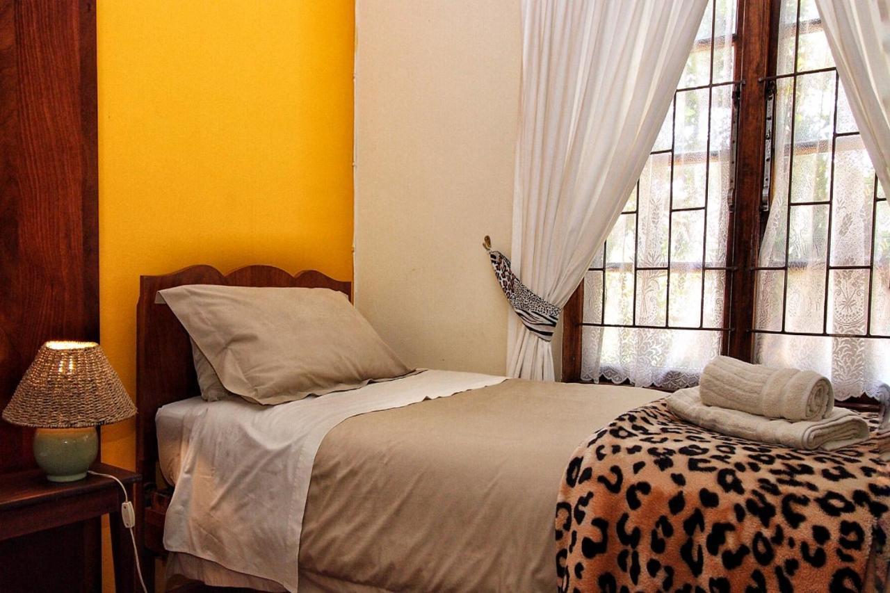 Zoete Inval Hostel Hermanus Buitenkant foto