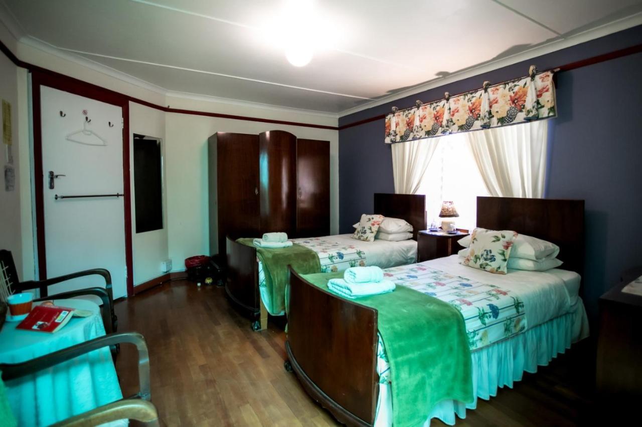 Zoete Inval Hostel Hermanus Buitenkant foto